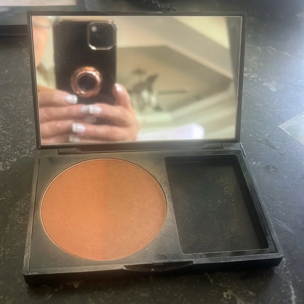 Dr. Hauschka powder duo 02 warm breeze, summer impressions bronzer.
